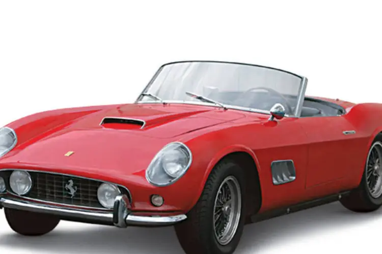 Esportivo da Ferrari: o investimento em carros antigos, selos, relógios e outros itens colecionáveis é prática comum nos Estados Unidos (Richard Owen)