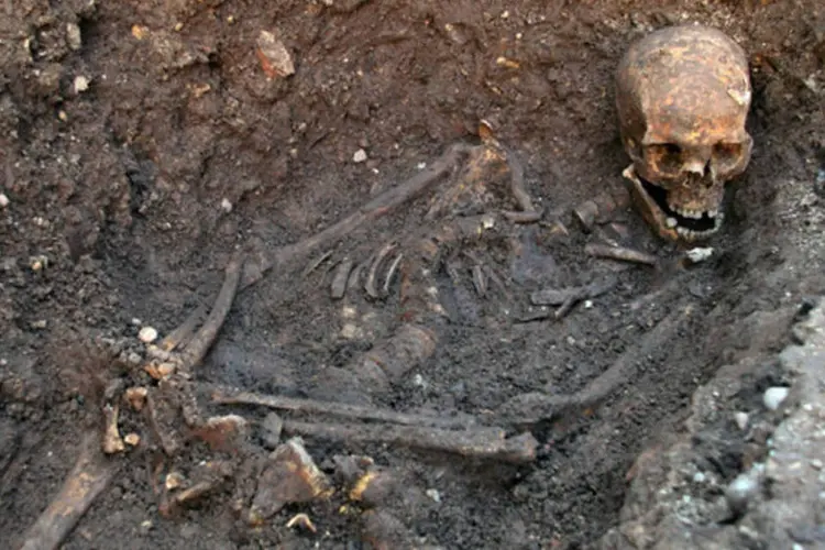 
	Esqueleto do rei ingl&ecirc;s Ricardo 3&ordm;: pesquisadores brit&acirc;nicos desvendam o local do sepultamento do &uacute;ltimo rei ingl&ecirc;s a morrer numa batalha
 (Universidade de Leicester/Divulgação)