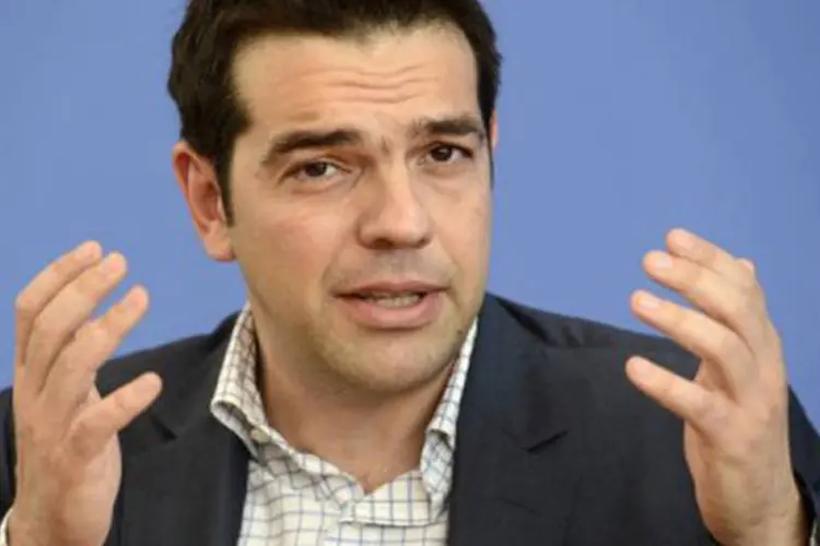 O líder do partido de esquerda radical grego Syriza, Alexis Tsipras: "o memorando é o piloto automático rumo à catástrofe e leva a Grécia para fora da zona do euro" (Odd Andersen/AFP)