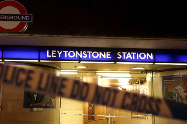 
	Metr&ocirc; de Londres: a agress&atilde;o ocorreu na esta&ccedil;&atilde;o de metr&ocirc; de Leytonstone, no leste de Londres, na linha central que cruza a capital de leste a oeste
 (Neil Hall / Reuters)