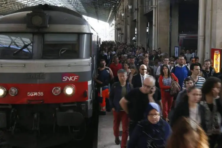 
	Esta&ccedil;&atilde;o de trem na Fran&ccedil;a: greve &eacute; uma das mais longas da Fran&ccedil;a nos &uacute;ltimos anos
 (Gonzalo Fuentes/Reuters)