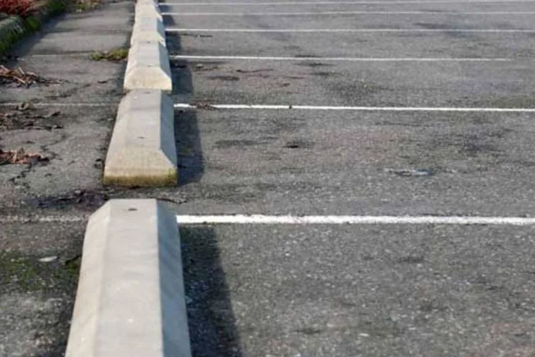 Vaga de estacionamento: Com o objetivo de compensar os transtornos à população pela falta de vagas, a frota de ônibus foi reforçada (SXC.hu/Divulgação)