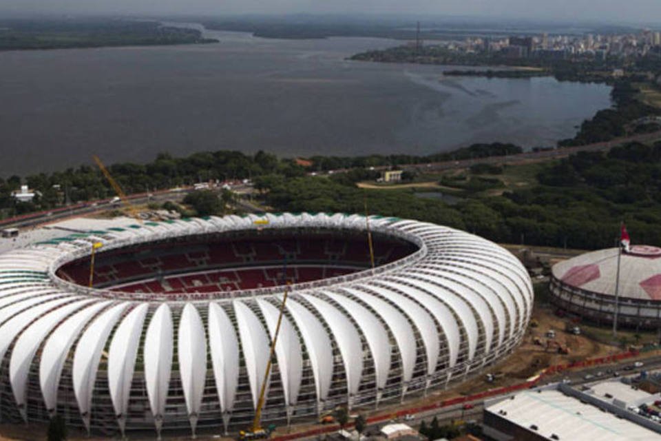 Porto Alegre corre contra o tempo às vésperas da Copa