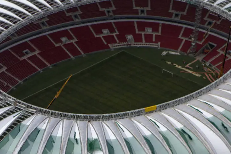 Visão aérea do estádio Beira-Rio, que deverá receber algumas partidas da Copa do Mundo de 2014, em Porto Alegre (Edison Vara/Reuters)