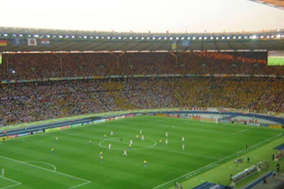 Alemães gastam 11 bilhões de euros por ano com futebol