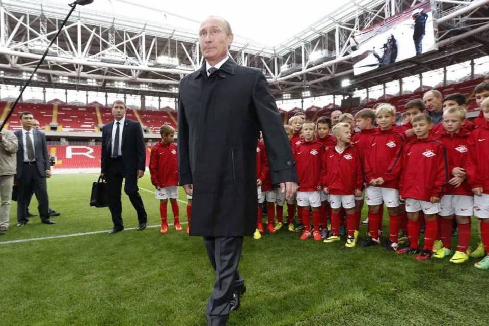 Putin inaugura estádio para Copa de 2018 em Moscou