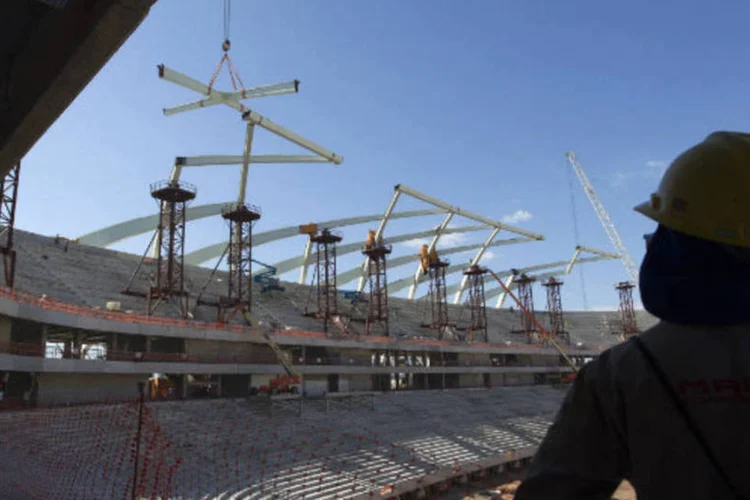 
	Obras no est&aacute;dio Arena da Amaz&ocirc;nia: setor de constru&ccedil;&atilde;o pesada d&aacute; sinais de desacelera&ccedil;&atilde;o
 (REUTERS/Bruno Kelly)