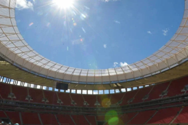 
	Est&aacute;dio Nacional Man&eacute; Garrincha, em Bras&iacute;lia: nos dias de jogos sem a participa&ccedil;&atilde;o da sele&ccedil;&atilde;o brasileira, haver&aacute; expediente normal de trabalho
 (Marcello Casal Jr./ABr)