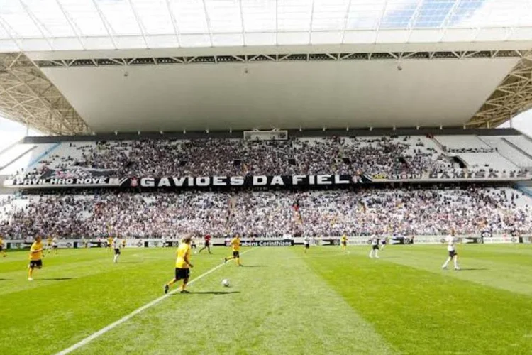 
	Jogo no Itaquer&atilde;o: esse &eacute; um dos est&aacute;dios que poder&atilde;o ter problemas
 (Rodrigo Coca/ Assessoria de imprensa do Corinthians)