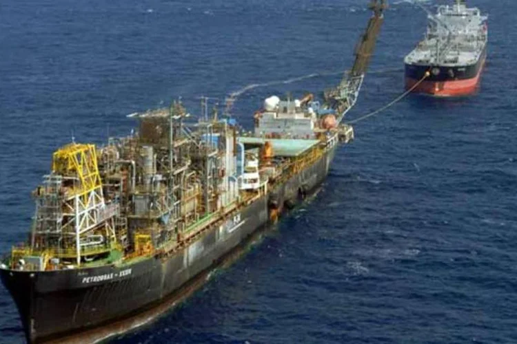 
	Audi&ecirc;ncia p&uacute;blica para discuss&atilde;o do Estudo e Relat&oacute;rio de Impacto Ambiental (EIA/Rima) do licenciamento da Unidade Offshore de Transfer&ecirc;ncia e Exporta&ccedil;&atilde;o (UOTE), da Bacia de Campos, est&aacute; marcada para 12 de agosto, em Campos dos Goytacazes (RJ)
 (Divulgação)
