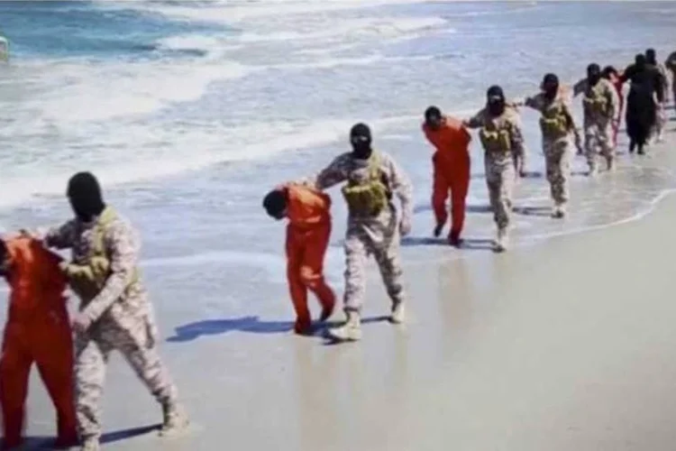 
	Estado Isl&acirc;mico: os jihadistas est&atilde;o perpetrando crimes contra a humanidade em Mossul, onde segundo ele, &quot;a brutalidade desta organiza&ccedil;&atilde;o alcan&ccedil;ou seus n&iacute;veis mais altos&quot;
 (REUTERS/Social Media Website)