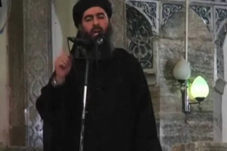 
	L&iacute;der do Estado Isl&acirc;mico, Abu Bakr al-Baghdadi: ele proclamou em junho califado entre a S&iacute;ria e o Iraque
 (REUTERS/Social Media Website via Reuters TV)