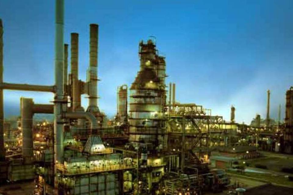Refinaria parada poderá forçar estatal a importar