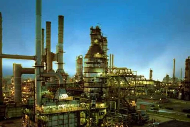 
	Repar: refinaria, no Paran&aacute;, est&aacute; totalmente parada em fun&ccedil;&atilde;o do inc&ecirc;ndio que atingiu a unidade no &uacute;ltimo dia 28
 (Agência Petrobras)