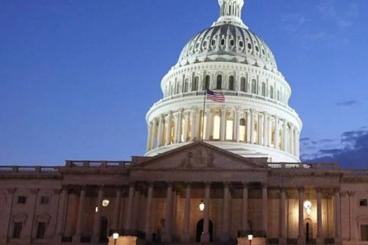 O limite da dívida americana não deverá aumentar de novo até 2013, para evitar novas lutas bipartidárias no lance final da campanha eleitoral (Mario Tama/Getty Images)