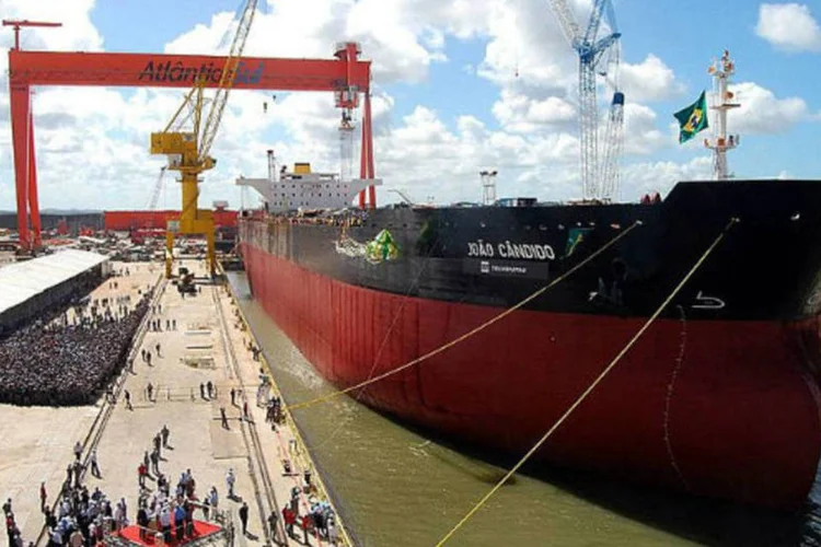 Estaleiro Atlântico Sul (EAS), criado em 2005, logo se tornou símbolo do plano petista de reerguer a indústria naval brasileira (C.A.Müller/ Wikimedia Commons/Wikimedia Commons)