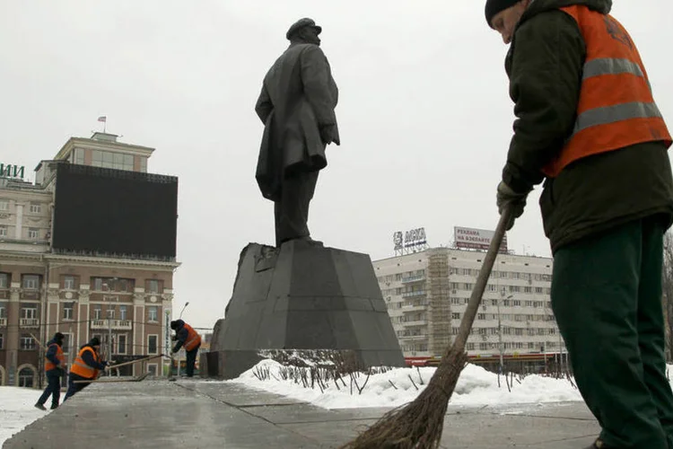 
	Monumento: &quot;Avaliamos muito negativamente qualquer tentativa de destruir monumentos hist&oacute;ricos&quot;
 (Alexander Ermochenko / Reuters)
