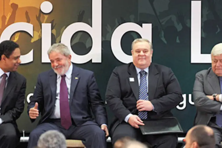Orlando Silva, presidente Lula, Luiz Paulo Barreto e Ricardo Teixeira celebram novo Estatuto do Torcedor