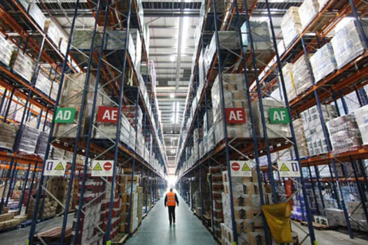 Estoques: vendas de final do ano não foram suficientes para reduzir o excesso de produtos (Getty Images)