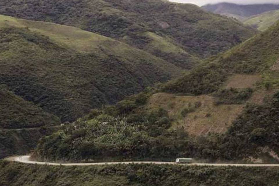 Morrem sete pessoas em acidente na 'estrada da morte'