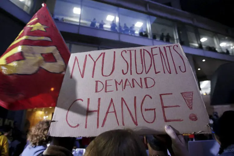 Estudantes protestam nos Estados Unidos (Carlo Allegri/REUTERS)