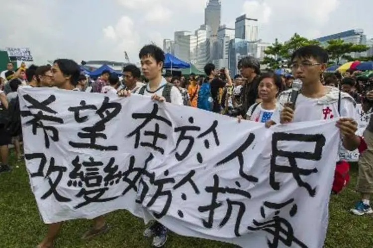 Estudantes em passeata: estudantes planejam manter protesto ao menos até sexta (Xaume Olleros/AFP)