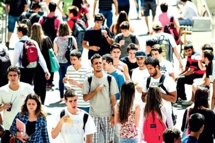 
	Estudantes em S&atilde;o Paulo: evento mira jovens universit&aacute;rios que querem investir ou desenvolver carreira no mercado financeiro
 (Alexandre Battibugli/EXAME.com)