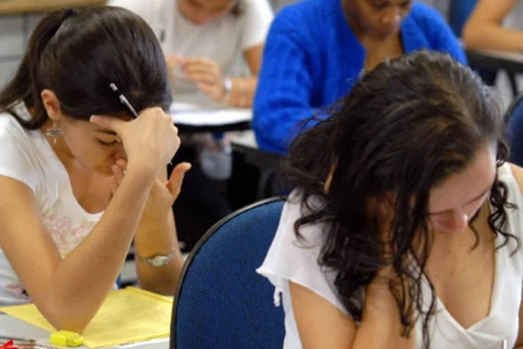 
	Estudantes fazem prova do Enem: Conar considerou uma informa&ccedil;&atilde;o incorreta na reda&ccedil;&atilde;o proposta pelo exame
 (Wilson Dias/ABr)