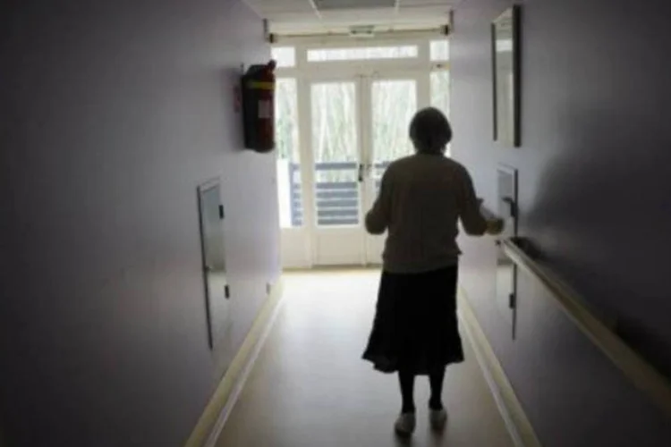 
	Mal de Alzheimer: descobertas oferecer&atilde;o pistas a respeito do que provoca a dem&ecirc;ncia, uma doen&ccedil;a cujo n&uacute;mero de casos dobrar&aacute; a cada 20 anos
 (AFP)