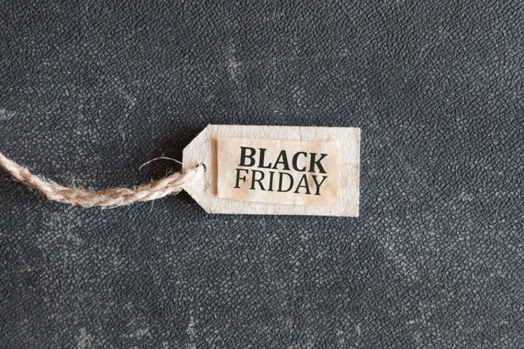 
	Black Friday: expectativa &eacute; de que o evento movimente R$ 978 milh&otilde;es de reais em 2015
 (Thinkstock/MarkgrafAve/Thinkstock)