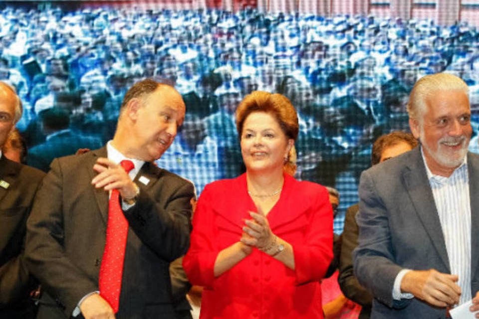 Dilma reitera cinco pactos propostos aos governadores