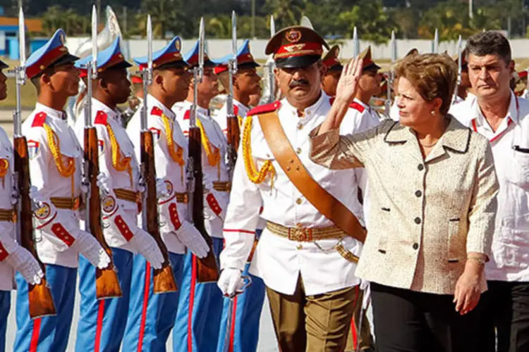 
	Dilma Rousseff durante chegada a Havana, em Cuba: o porto &eacute; a grande aposta do pa&iacute;s de regime comunista para mudar sua economia
 (Roberto Stuckert Filho/PR)