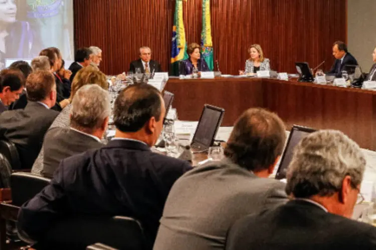 
	A presidente Dilma Rousseff durante reuni&atilde;o com governadores e prefeitos das capitais, na segunda-feira
 (Roberto Stuckert Filho/PR)