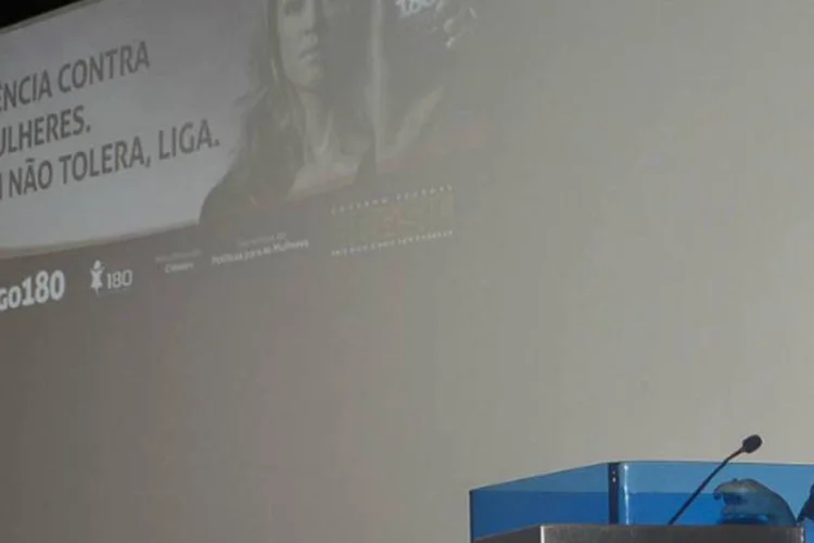 
	Campanha nacional &quot;Viol&ecirc;ncia contra as Mulheres - Eu Ligo&quot; - al&eacute;m das pe&ccedil;as para televis&atilde;o, a campanha inclui r&aacute;dio, internet, folhetos e cartazes (Elza Fiúza/Agência Brasil)