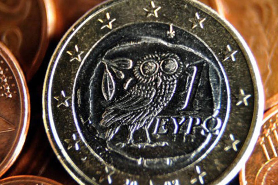 Euro sobe ante dólar em meio a poucos negócios