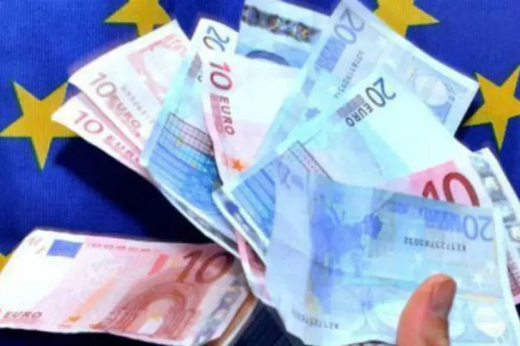 Euro: Euro recuperou terreno diante das principais moedas, após reabertura tranquila dos bancos no Chipre. (AFP/Arquivo)