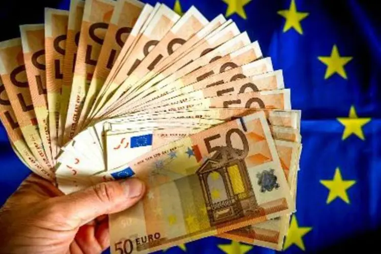 
	Euro: ajuda visa aumentar cr&eacute;dito ao setor privado e favorecer reativa&ccedil;&atilde;o econ&ocirc;mica
 (Philippe Huguen/AFP)