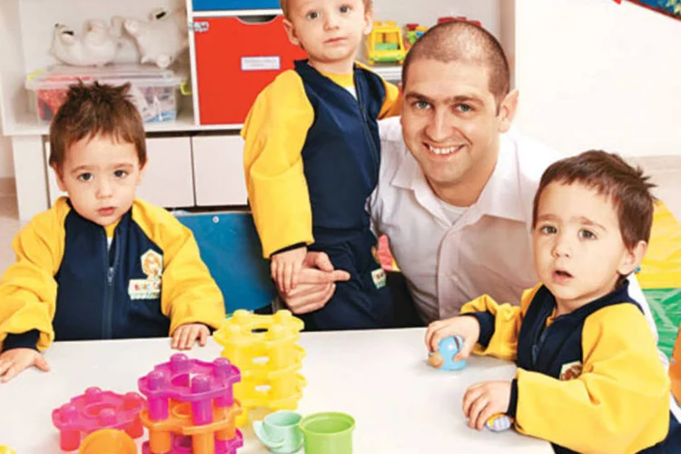 O analista Vagner de Castro, 32 anos, da Eurofarma: economia ao colocar os três filhos na creche da empresa  (Marcelo Spatafora / VOCÊ S/A)