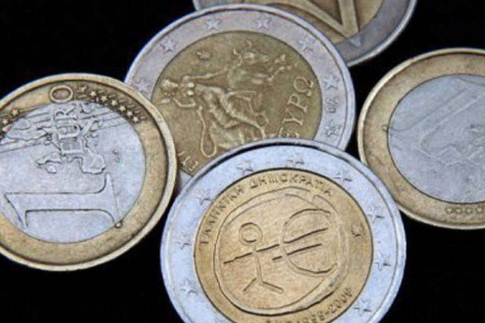 Euro sobe com rebaixamento do rating da Espanha pela S&P