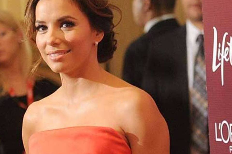 Eva Longoria rifa jantar com fãs em troca de doação à campanha de Obama
