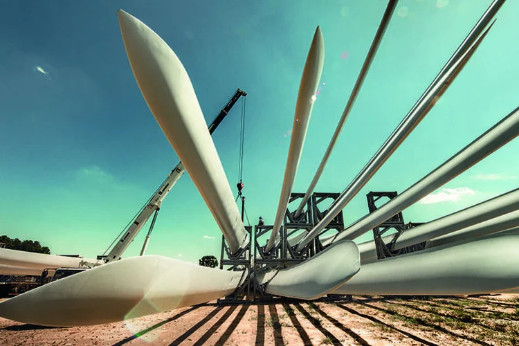 Turbina eólica: 113 parques de geração desse tipo de energia estão em construção no país (Germano Luders)