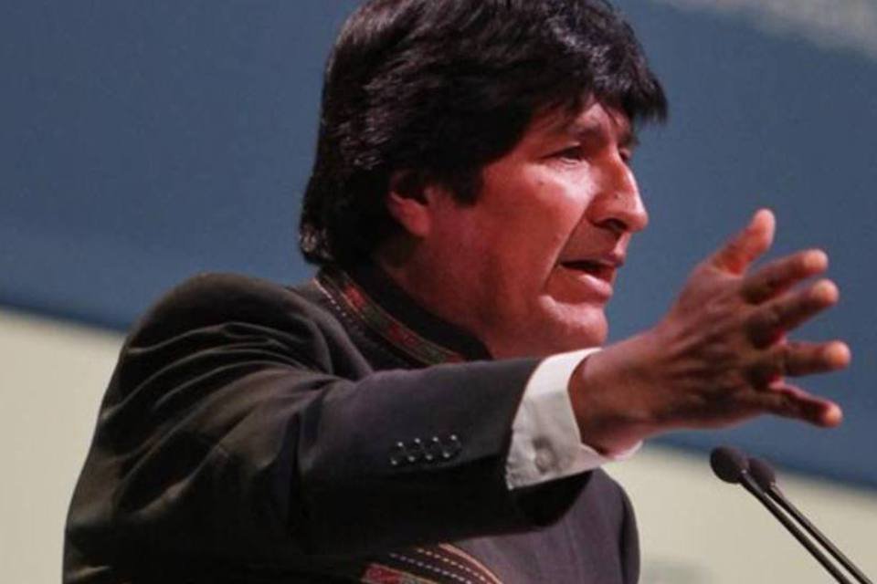 Evo Morales compra direitos para transmitir jogos da Bolívia de graça