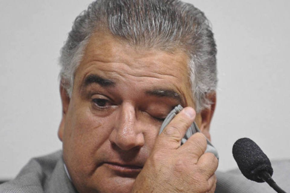 Ex-chefe de gabinete de Agnelo chora na CPI