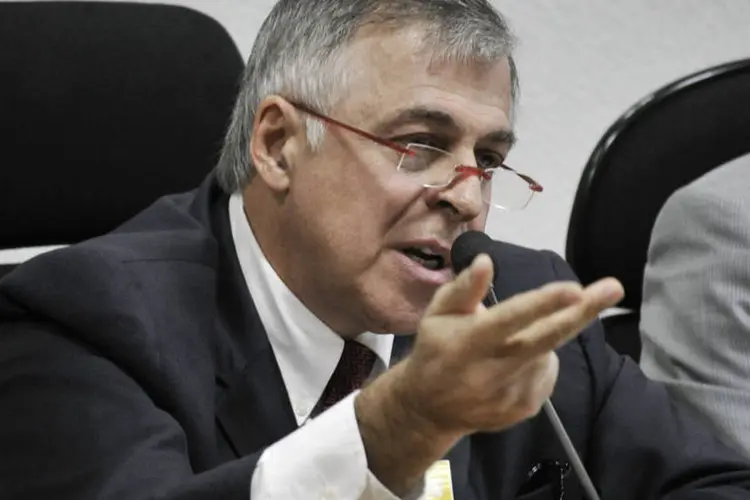 
	Paulo Roberto da Costa presta depoimento &agrave; CPI que investiga den&uacute;ncias de corrup&ccedil;&atilde;o na estatal
 (Geraldo Magela/Agência Senado)