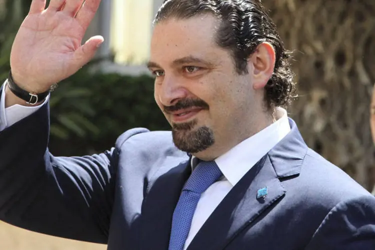 Ex-premiê do Líbano Hariri acena em Beirute nesta sexta-feira (Dalati Nohra/Divulgação via Reuters)