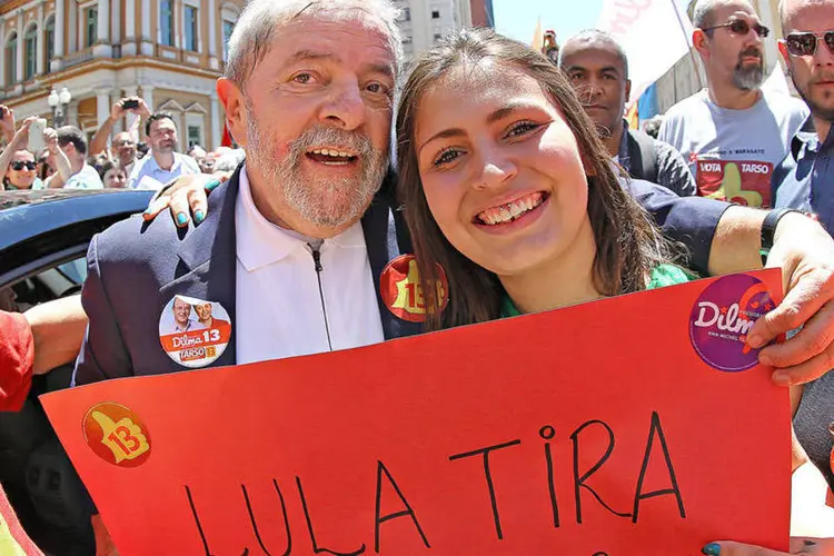 Ex-presidente Luiz Inácio Lula da Silva durante caminhada na região central de Porto Alegre (Ricardo Stuckert/Instituto Lula/Divulgação)