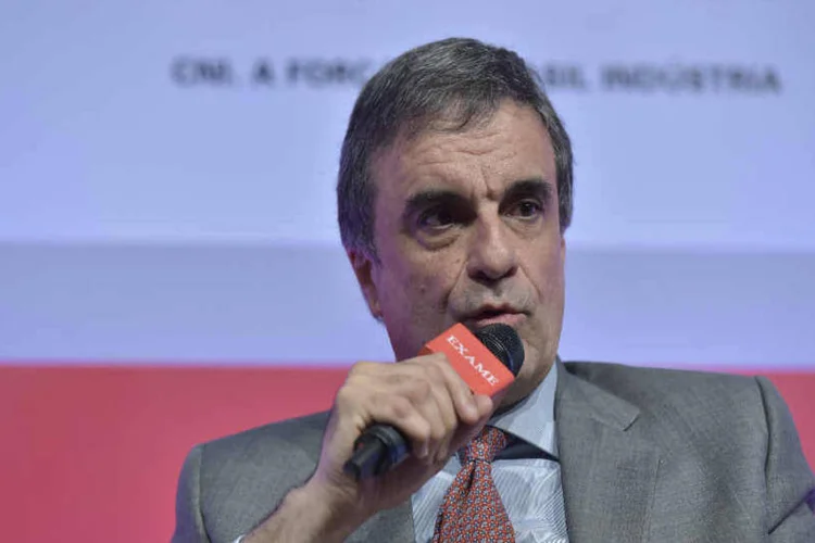 
	Jos&eacute; Eduardo Cardozo: o advogado-geral da Uni&atilde;o encaminhar&aacute; a defesa escrita ao presidente do colegiado, deputado Rog&eacute;rio Rosso (PSD-DF), &agrave;s 16h30
 (Flávio Santana, Biofoto)