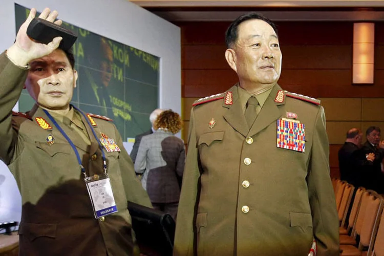 
	Hyon Yong Chol (D): Kim ordenou este ano a execu&ccedil;&atilde;o de 15 altos funcion&aacute;rios como puni&ccedil;&atilde;o por desafiarem sua autoridade
 (REUTERS/Sergei Karpukhin)