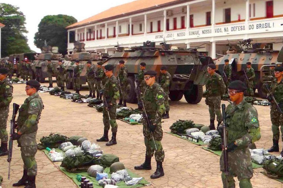Exército treina contra atos terroristas durante a Olimpíada