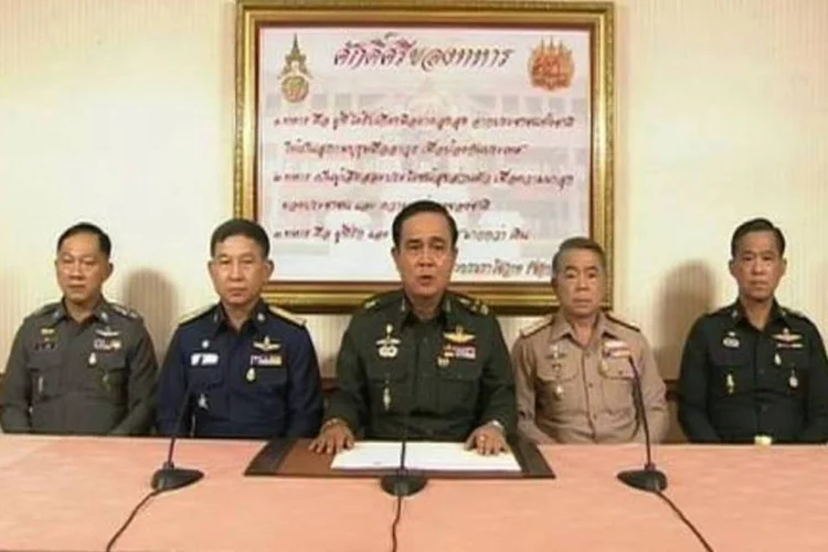 
	Prayut Chan-O-Cha (C): &quot;For&ccedil;as Armadas devem tomar o poder a partir de 22 de maio&quot;
 (AFP)